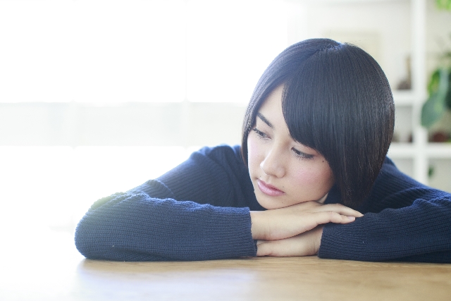 生理中に感じるストレス・疲れ・生理痛の原因~ストレスが重なるとPMSを加速させる~